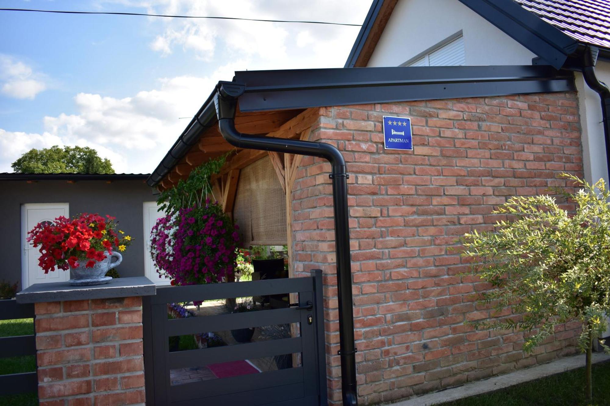 Apartman Tea Valpovo Exterior foto